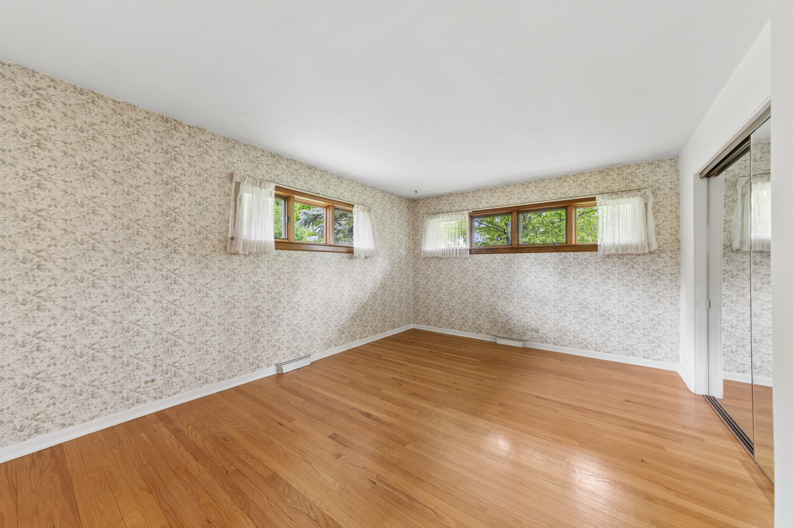 2N351 Amy Avenue, Glen Ellyn, IL 60137
