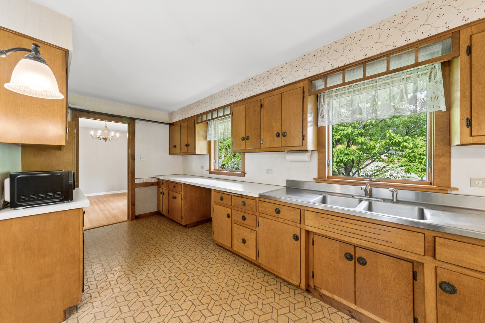 2N351 Amy Avenue, Glen Ellyn, IL 60137