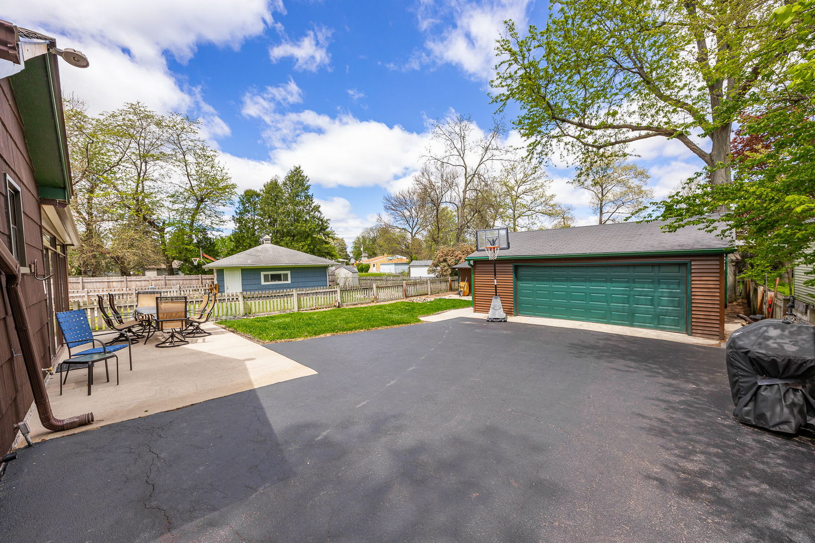 512 W Eugenia Street, Lombard, IL 60148
