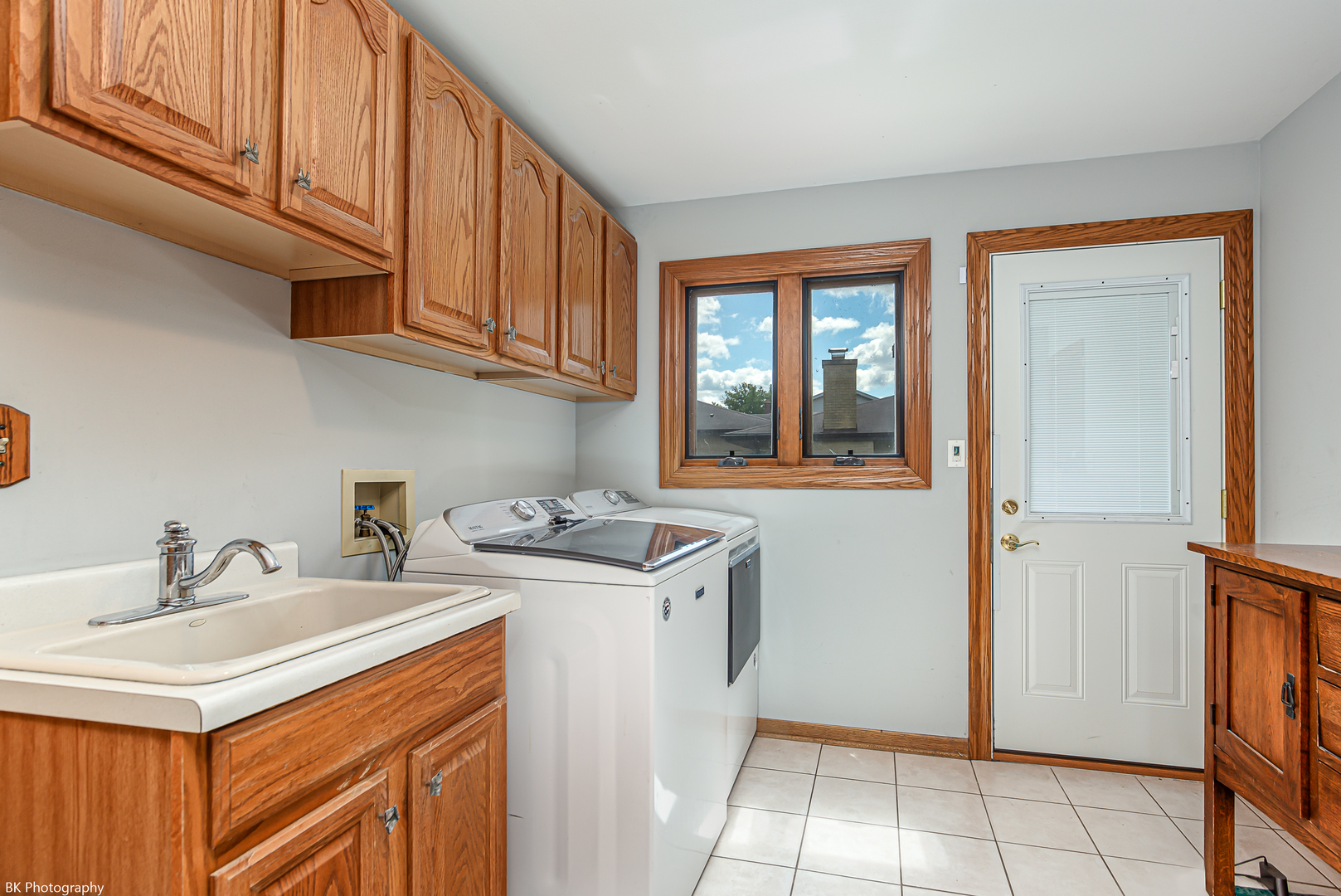 6645 Wedgewood Lane, Willowbrook, IL 60527