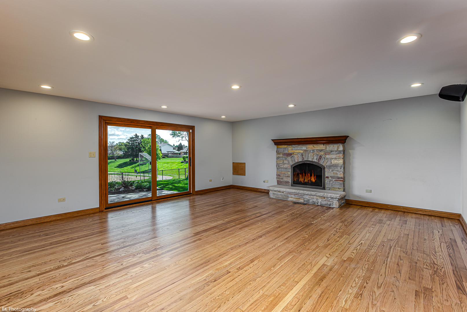 6645 Wedgewood Lane, Willowbrook, IL 60527