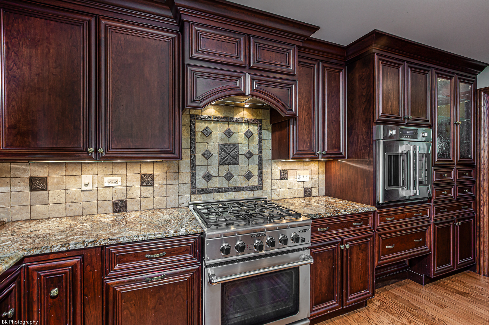 6645 Wedgewood Lane, Willowbrook, IL 60527