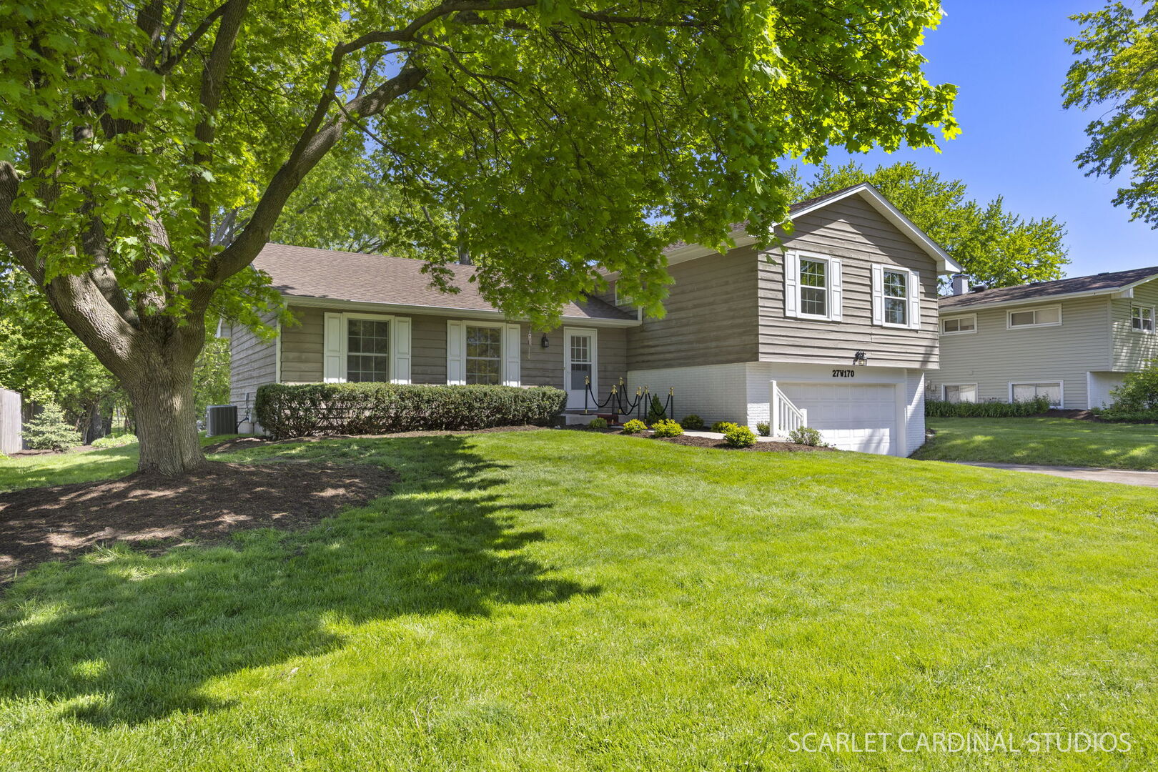 27W170 FLEMING Drive, Winfield, IL 60190