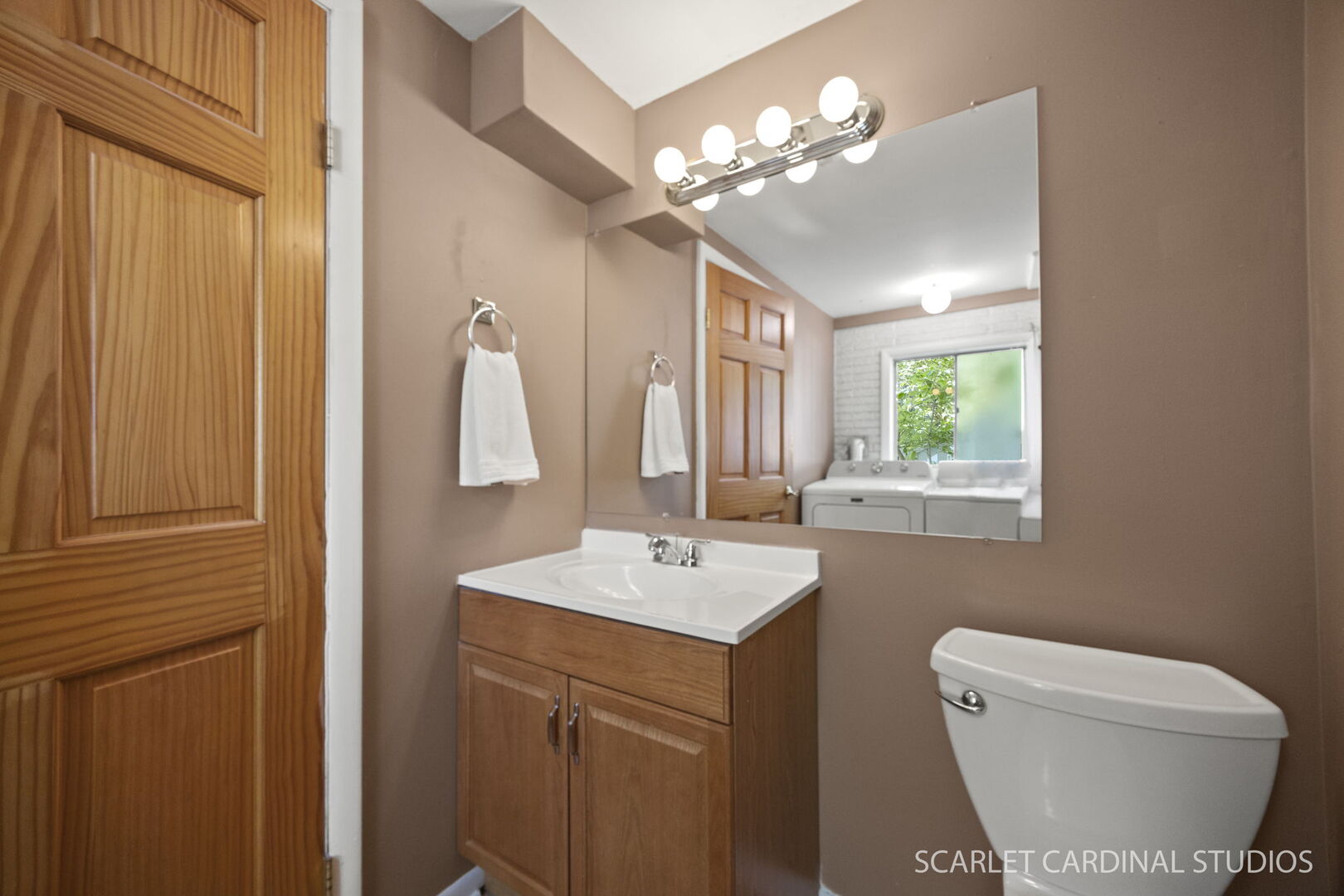 27W170 FLEMING Drive, Winfield, IL 60190