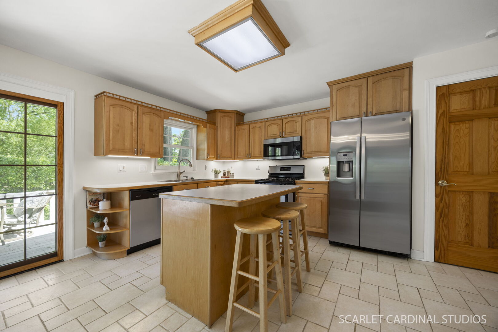 27W170 FLEMING Drive, Winfield, IL 60190