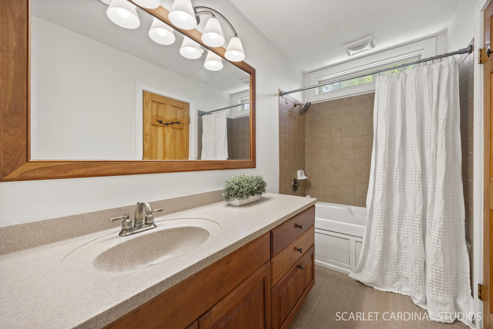 27W170 FLEMING Drive, Winfield, IL 60190