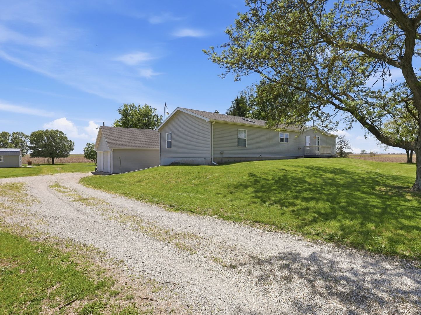10078 State Route 9 Route, Hoopeston, IL 60942