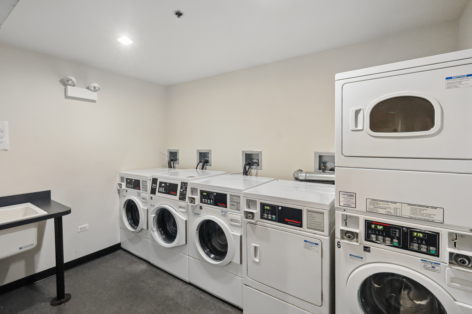 3622 S State Street #413, Chicago, IL 60609