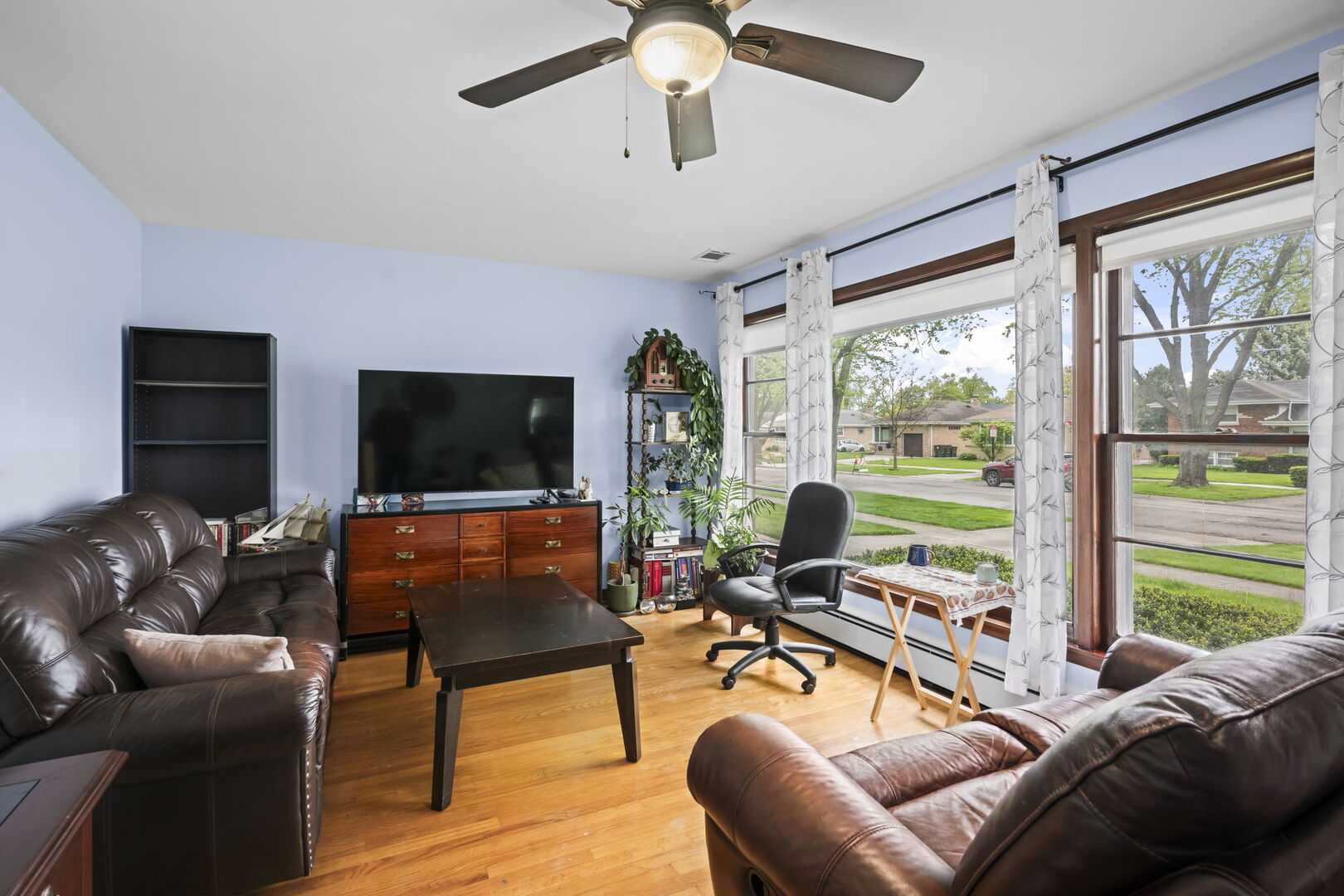 8436 N ORIOLE Avenue, Niles, IL 60714