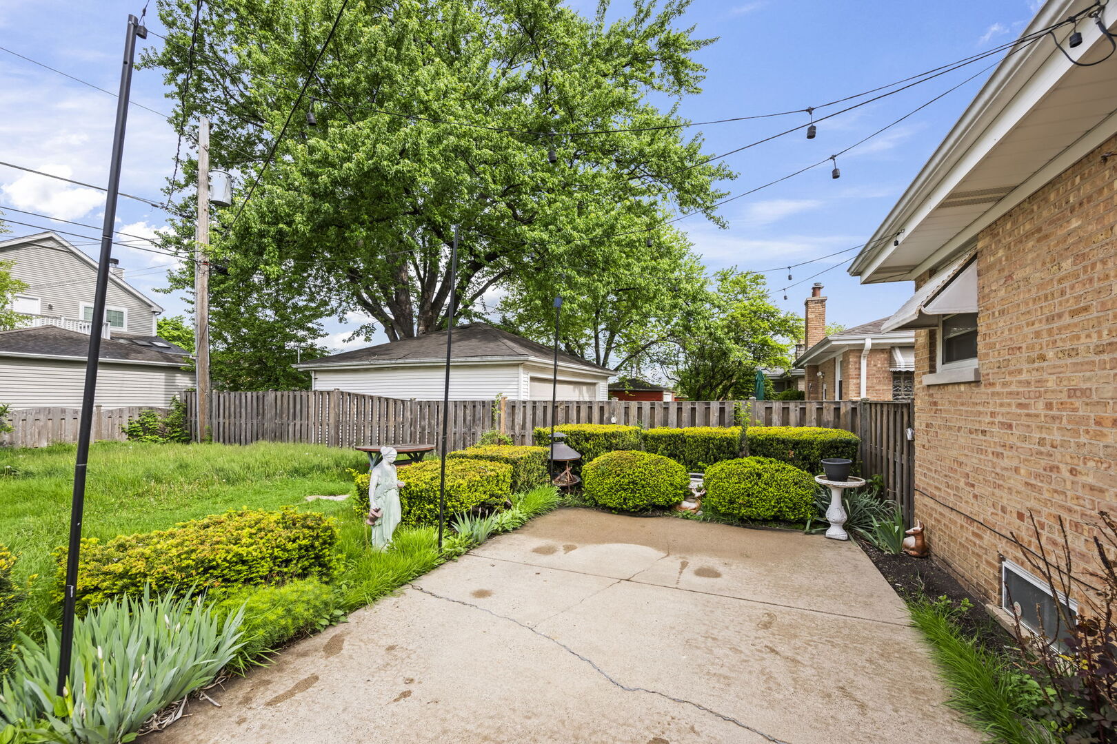 8436 N ORIOLE Avenue, Niles, IL 60714