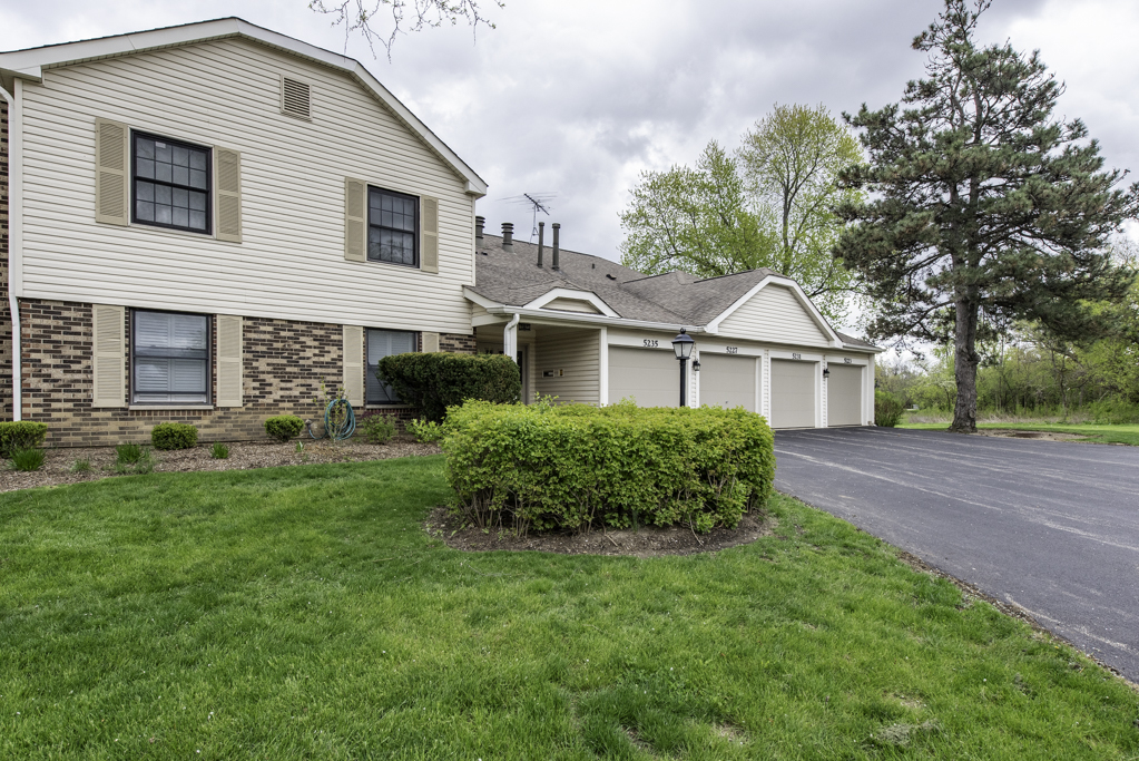 5227 Rockpointe Court #5227, Gurnee, IL 60031