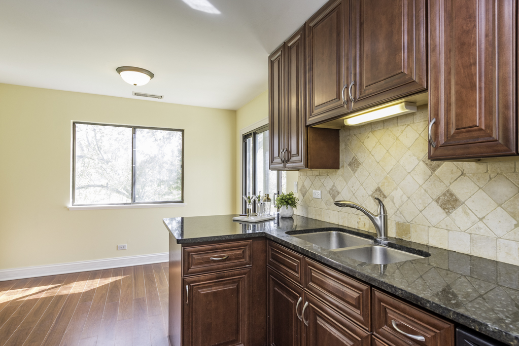 5227 Rockpointe Court #5227, Gurnee, IL 60031