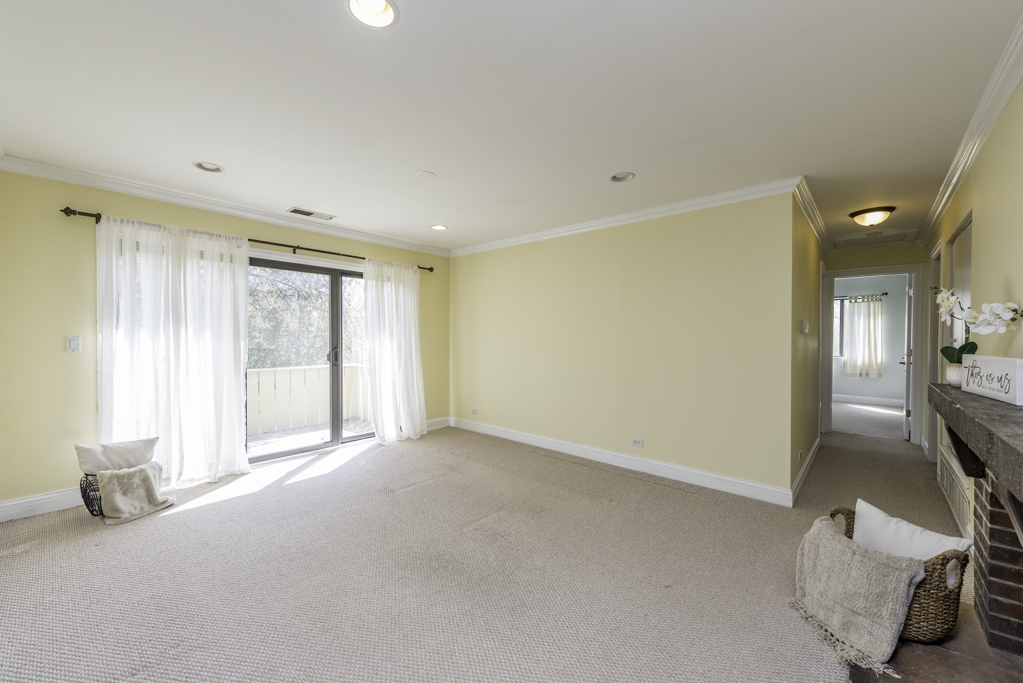 5227 Rockpointe Court #5227, Gurnee, IL 60031