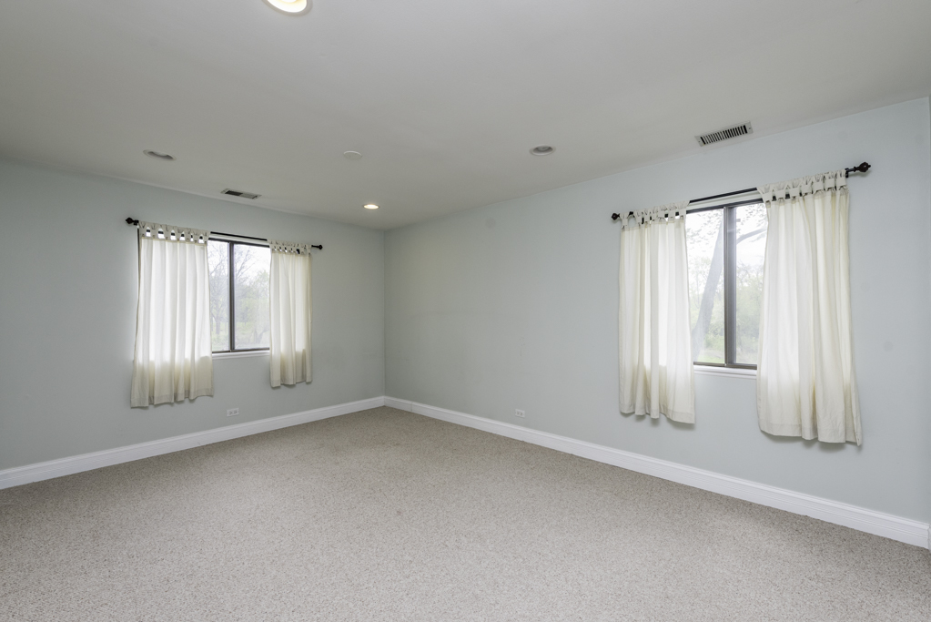 5227 Rockpointe Court #5227, Gurnee, IL 60031