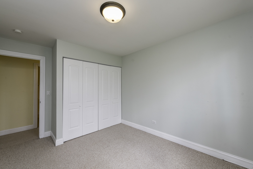 5227 Rockpointe Court #5227, Gurnee, IL 60031