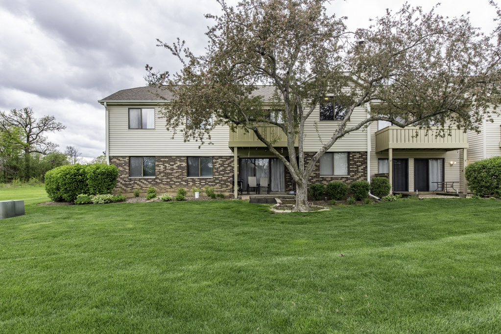 5227 Rockpointe Court #5227, Gurnee, IL 60031