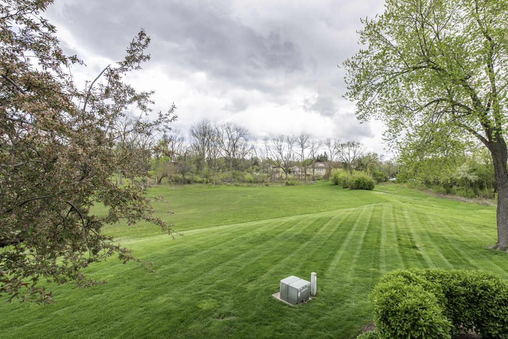 5227 Rockpointe Court #5227, Gurnee, IL 60031