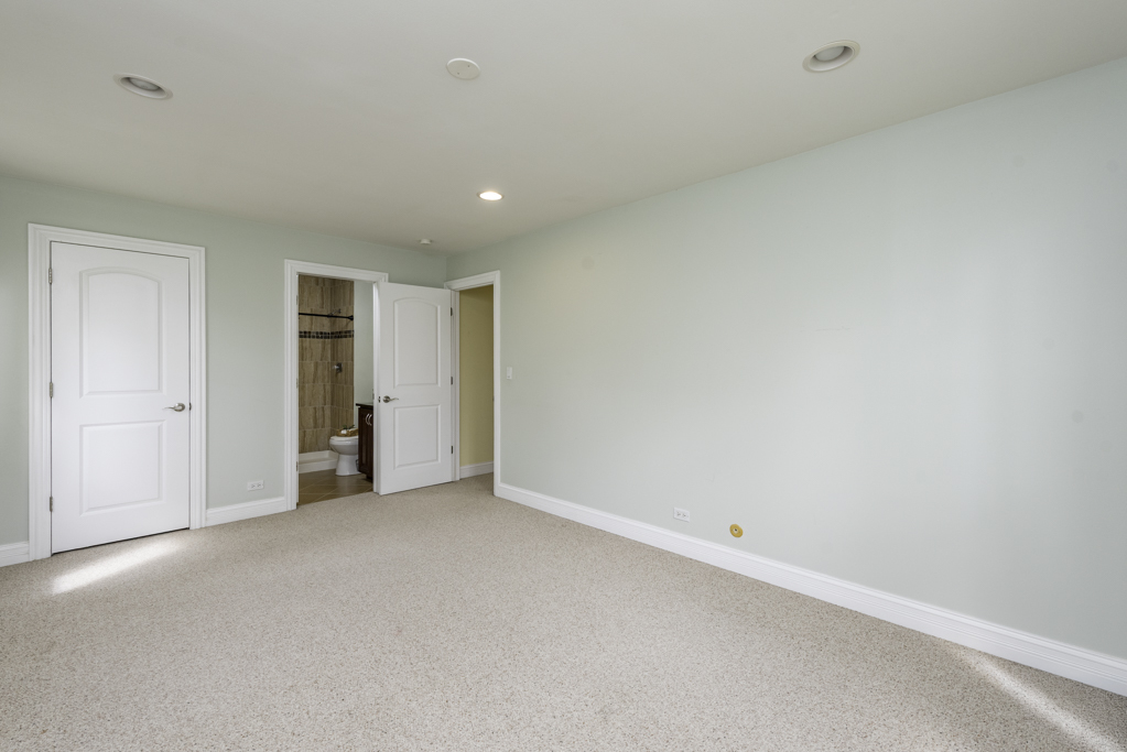 5227 Rockpointe Court #5227, Gurnee, IL 60031