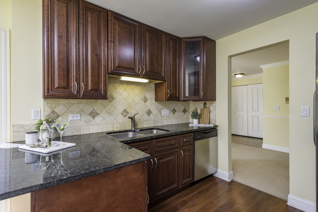5227 Rockpointe Court #5227, Gurnee, IL 60031