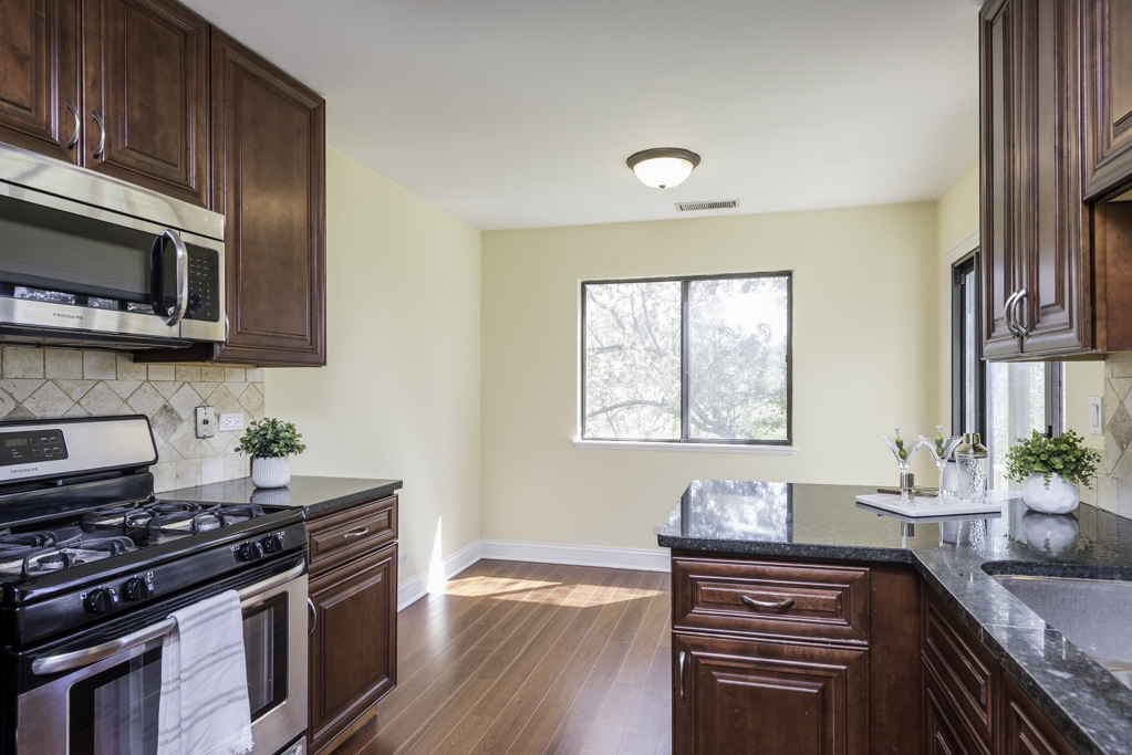 5227 Rockpointe Court #5227, Gurnee, IL 60031