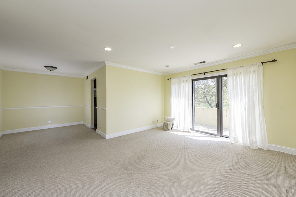 5227 Rockpointe Court #5227, Gurnee, IL 60031