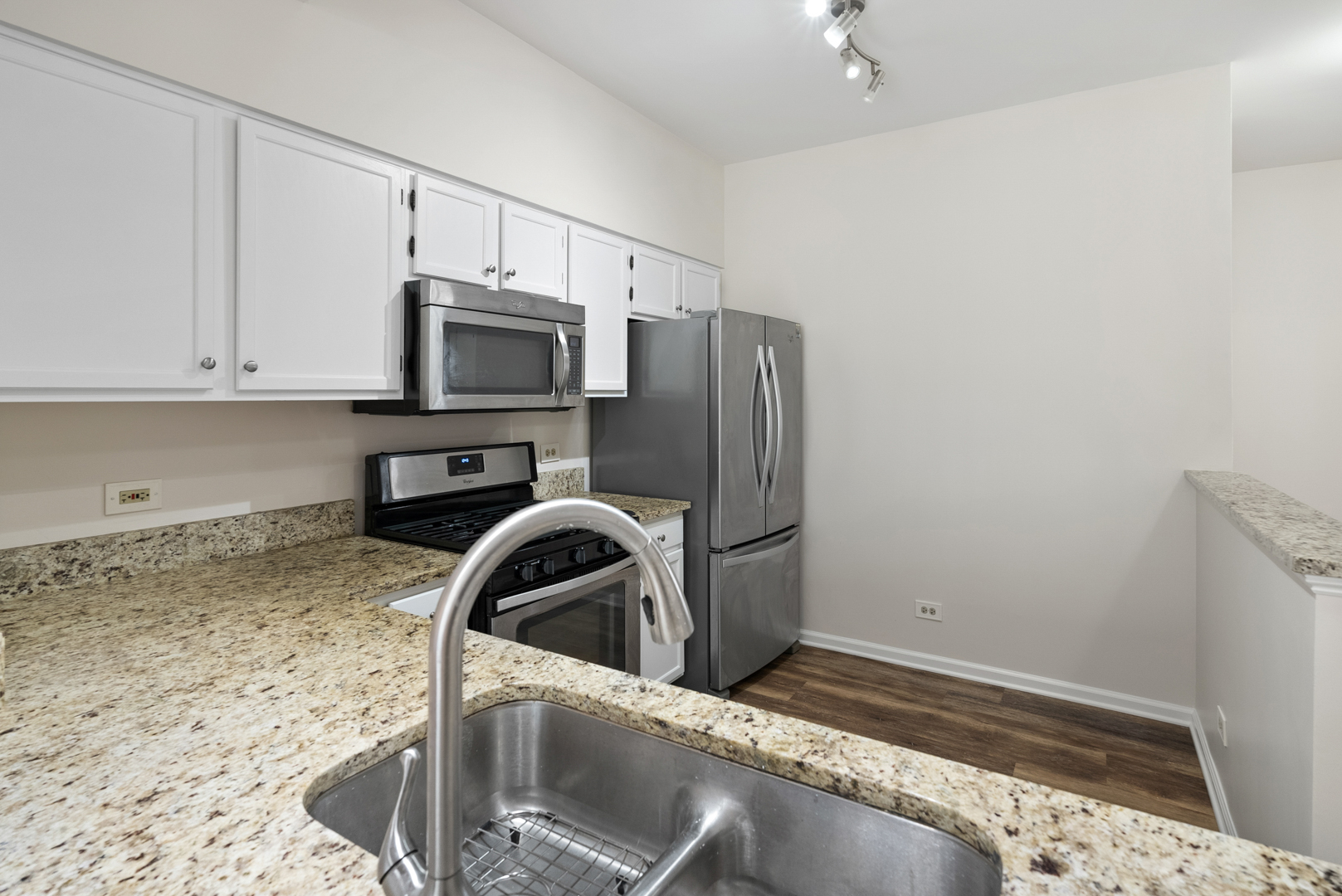 303 Glen Leven Court #303, Schaumburg, IL 60194