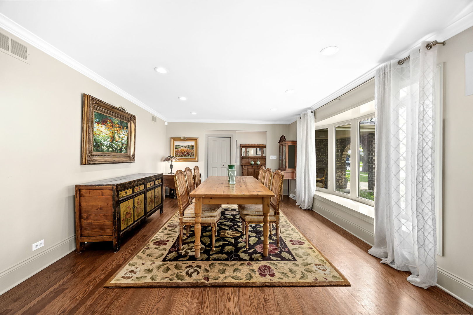 1706 Holly Avenue, Darien, IL 60561