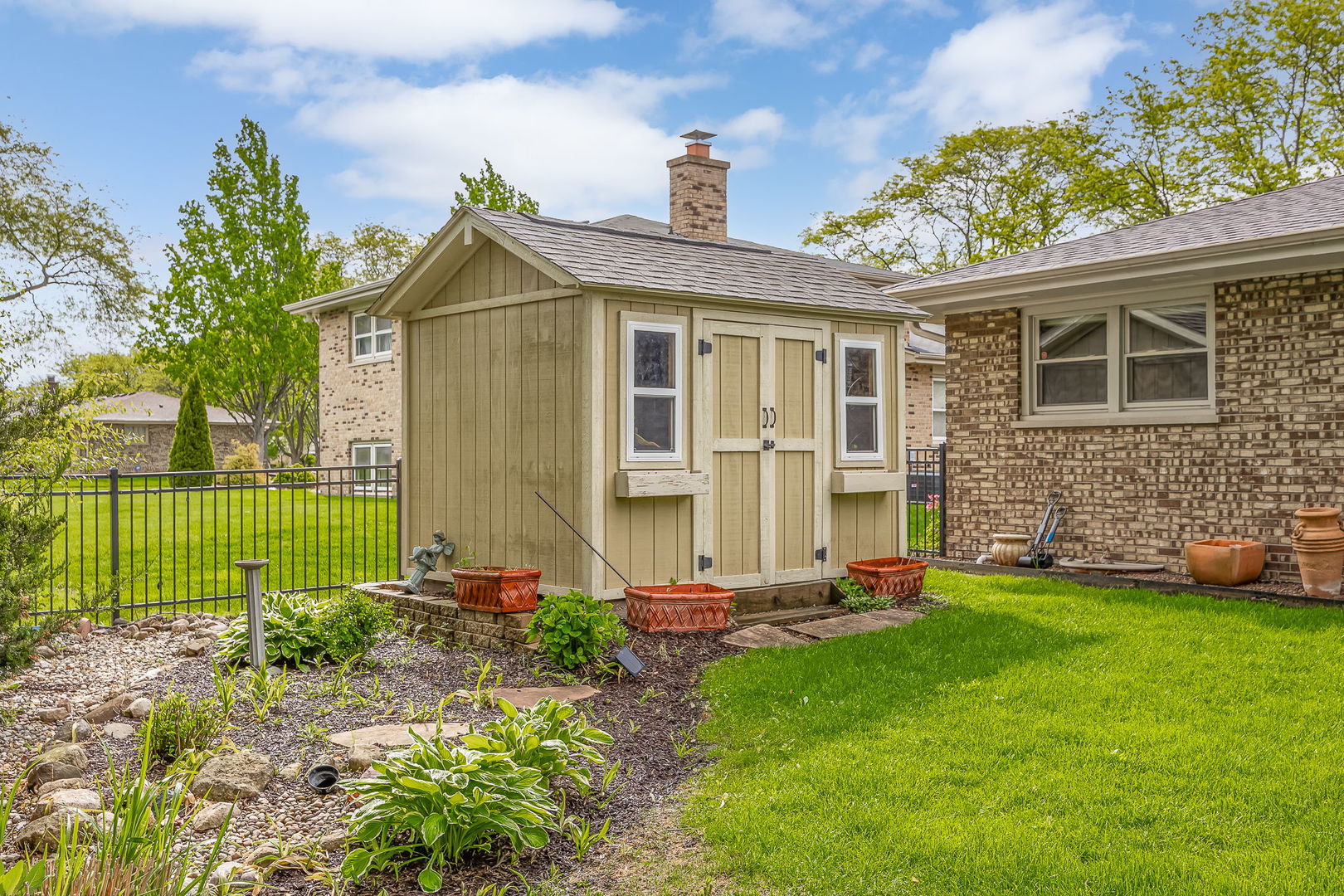 1706 Holly Avenue, Darien, IL 60561