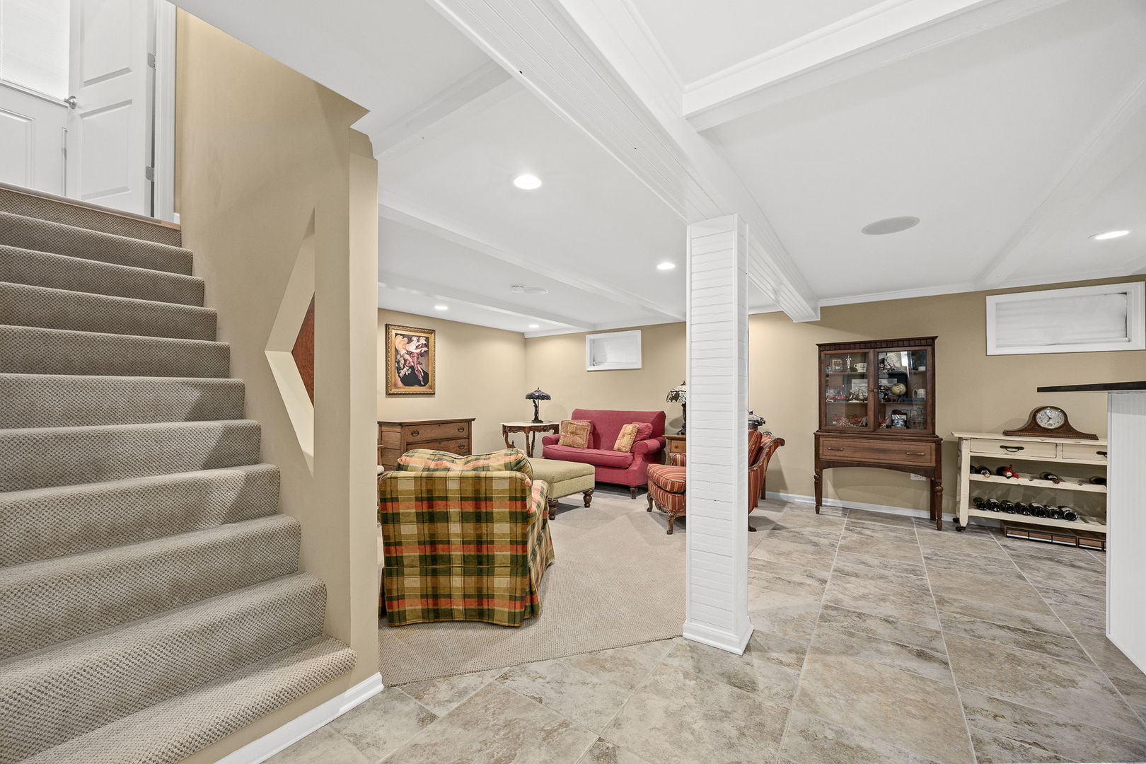 1706 Holly Avenue, Darien, IL 60561