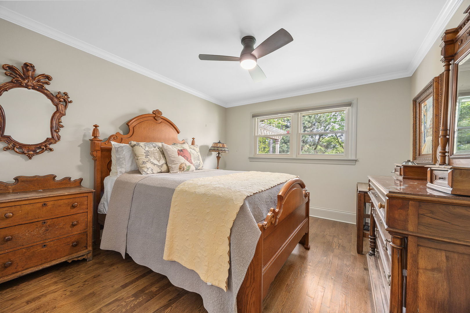 1706 Holly Avenue, Darien, IL 60561