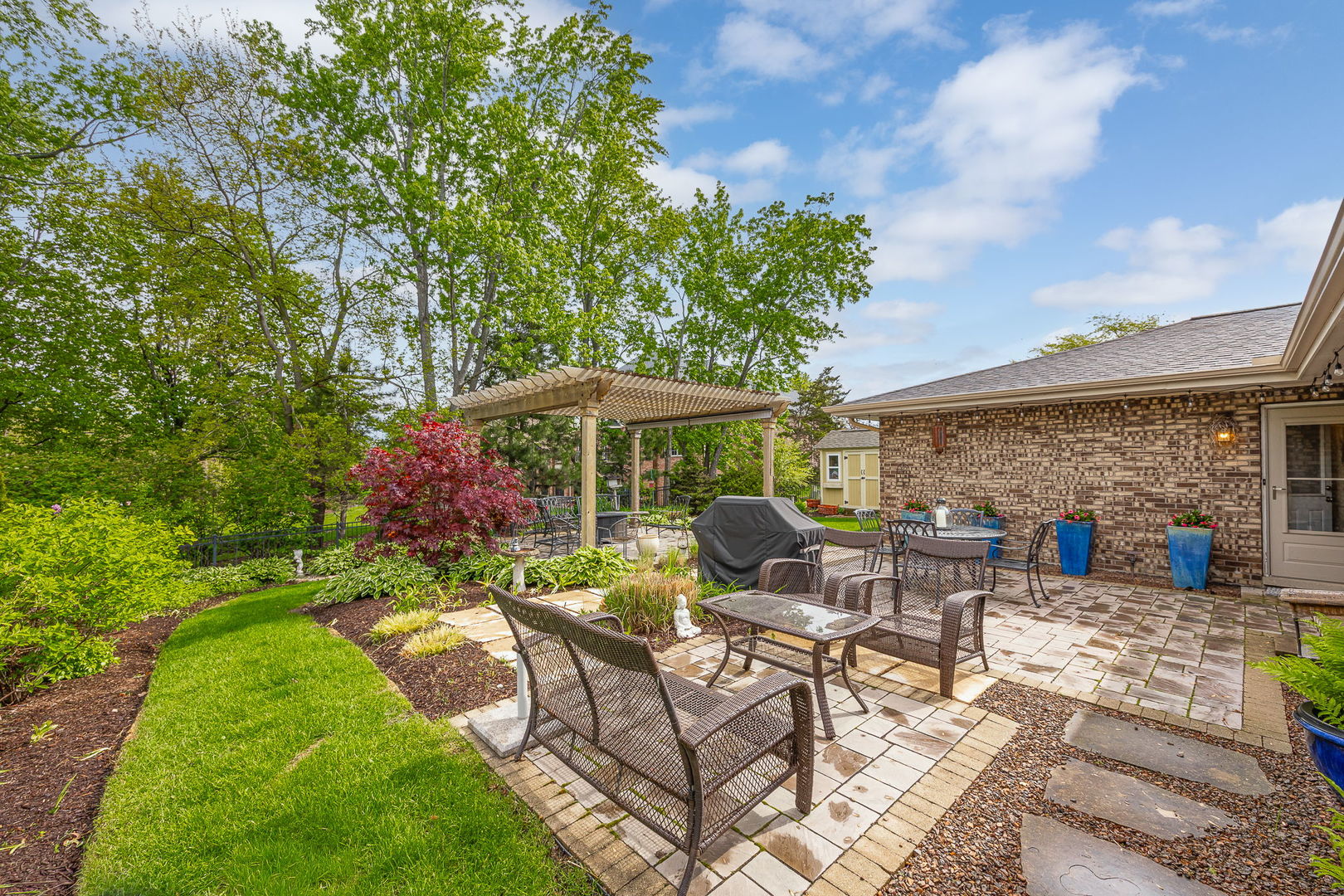 1706 Holly Avenue, Darien, IL 60561