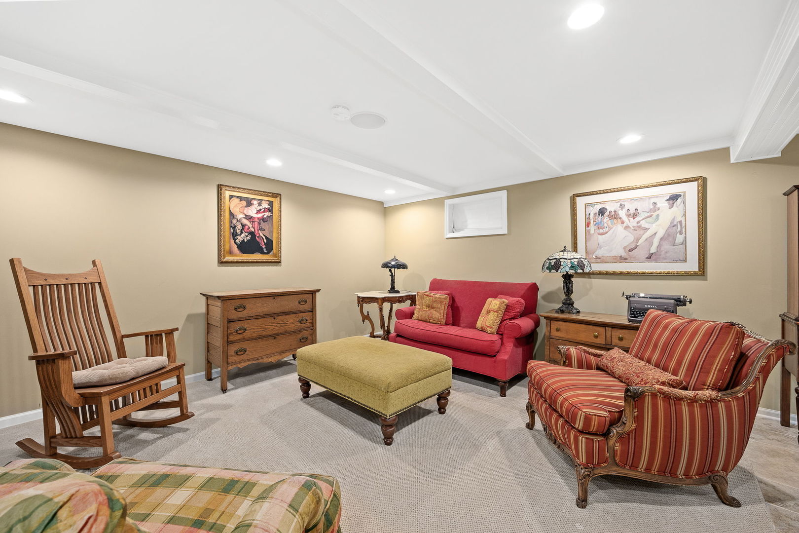 1706 Holly Avenue, Darien, IL 60561