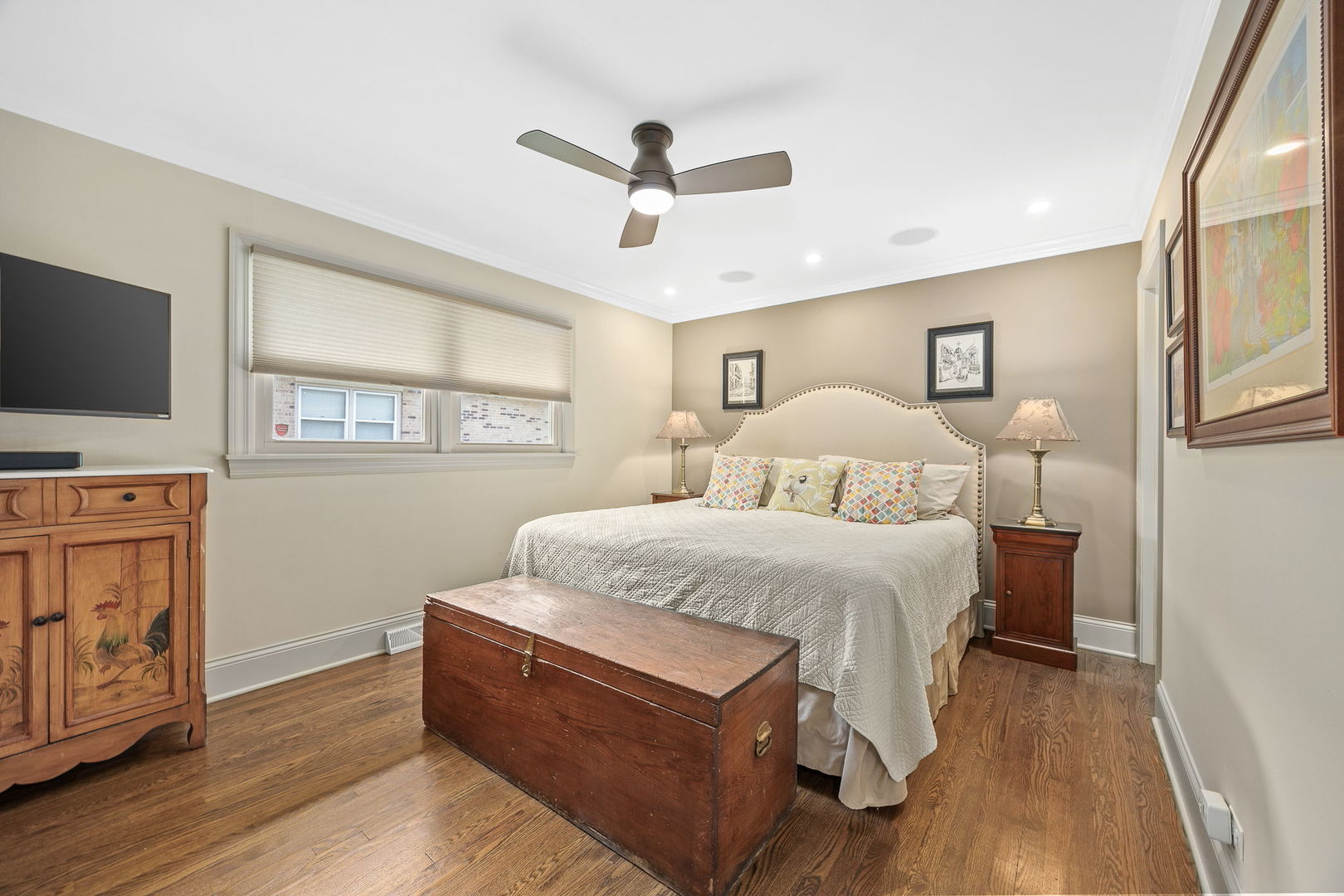 1706 Holly Avenue, Darien, IL 60561