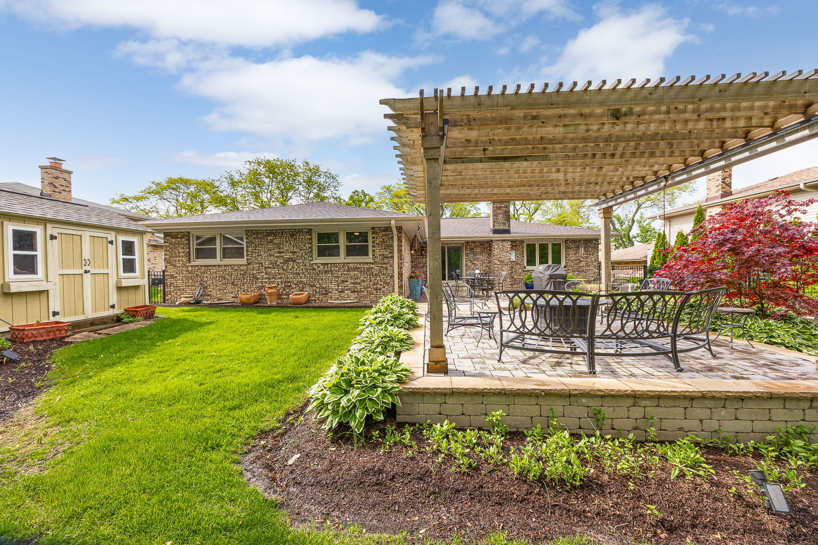 1706 Holly Avenue, Darien, IL 60561