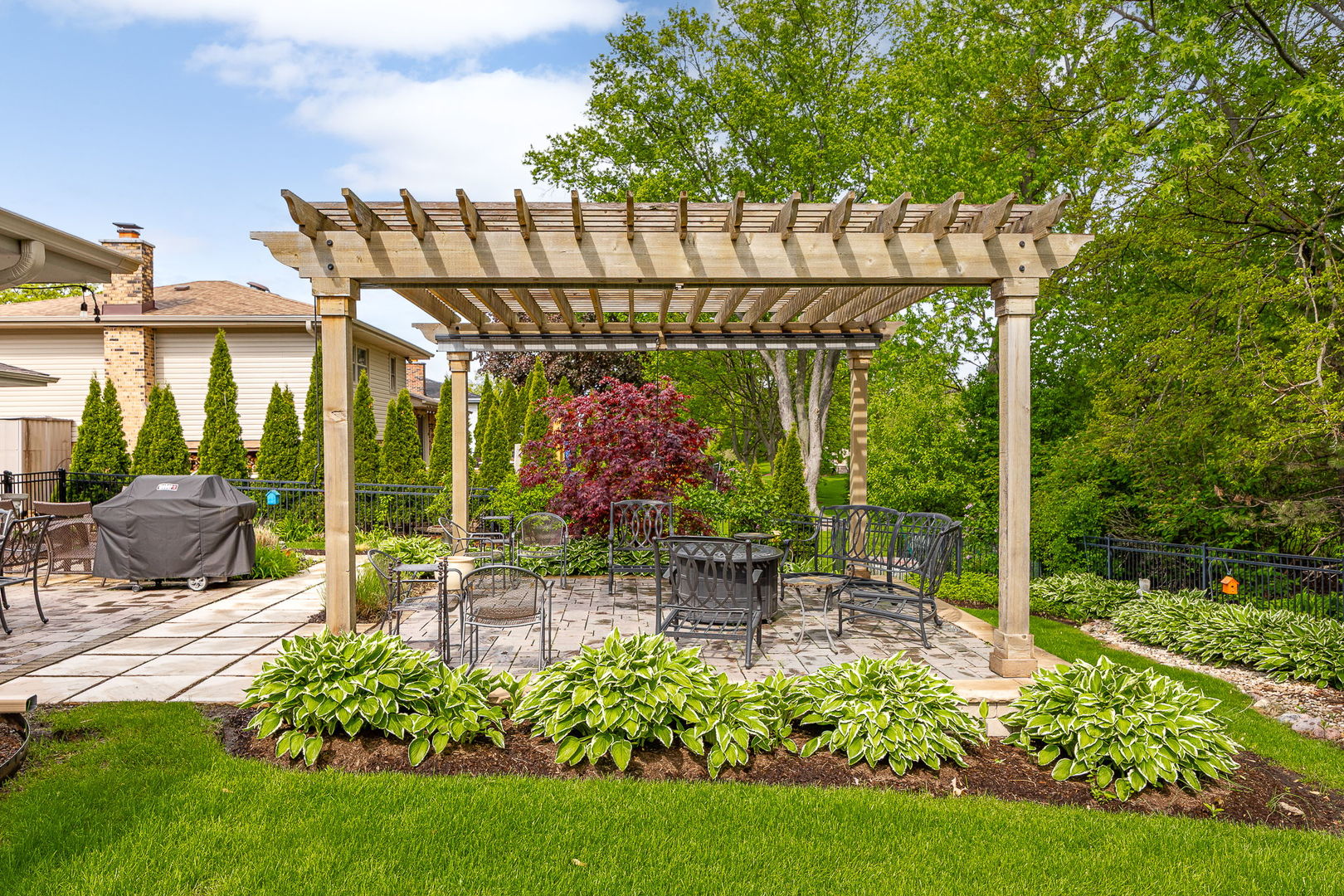 1706 Holly Avenue, Darien, IL 60561