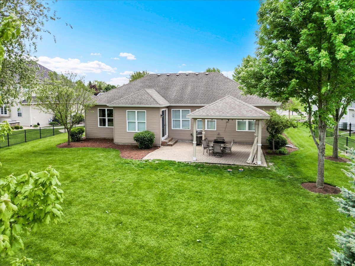 1131 Clearwater Drive, Yorkville, IL 60560