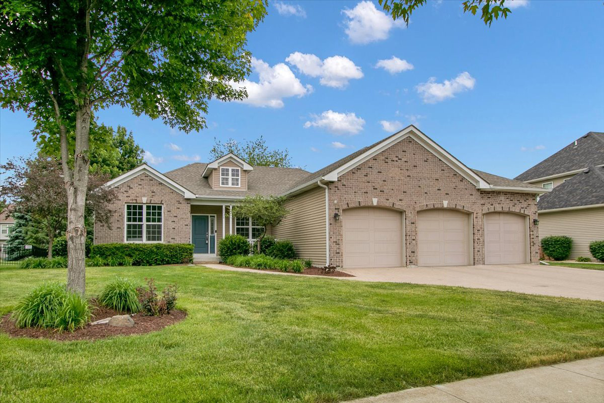 1131 Clearwater Drive, Yorkville, IL 60560