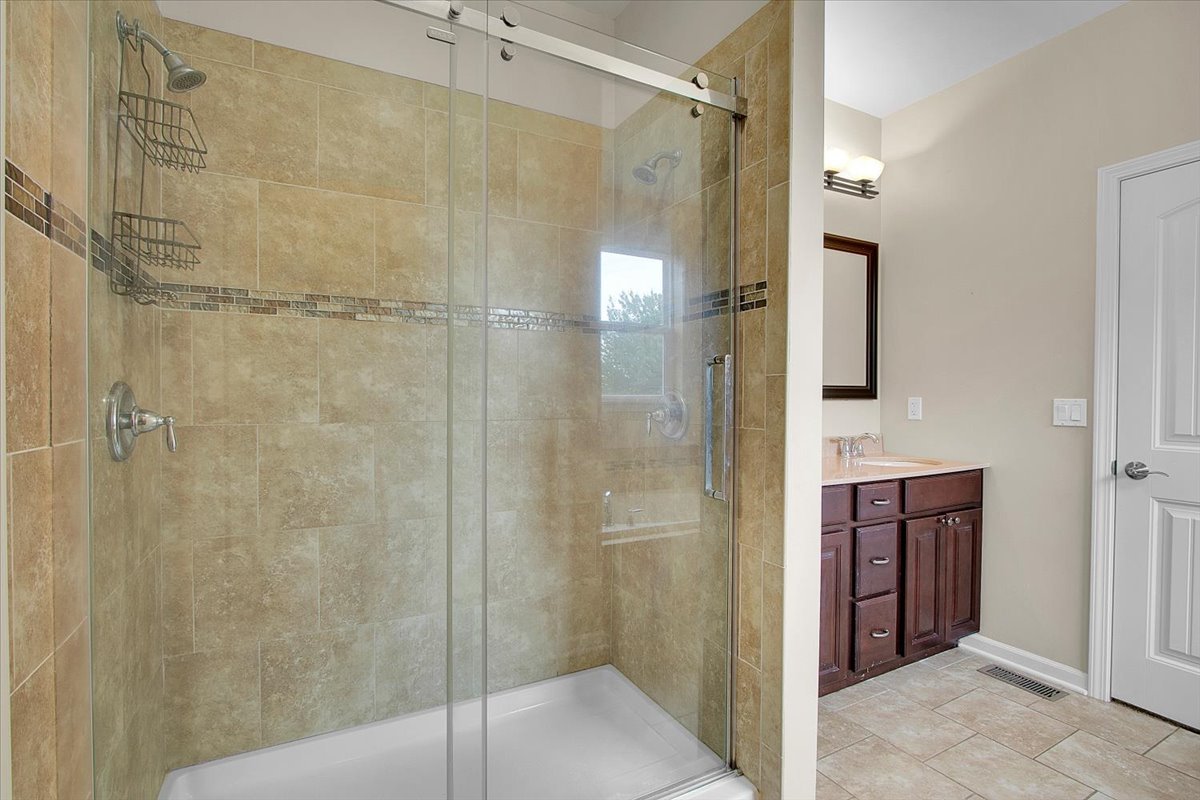 1131 Clearwater Drive, Yorkville, IL 60560