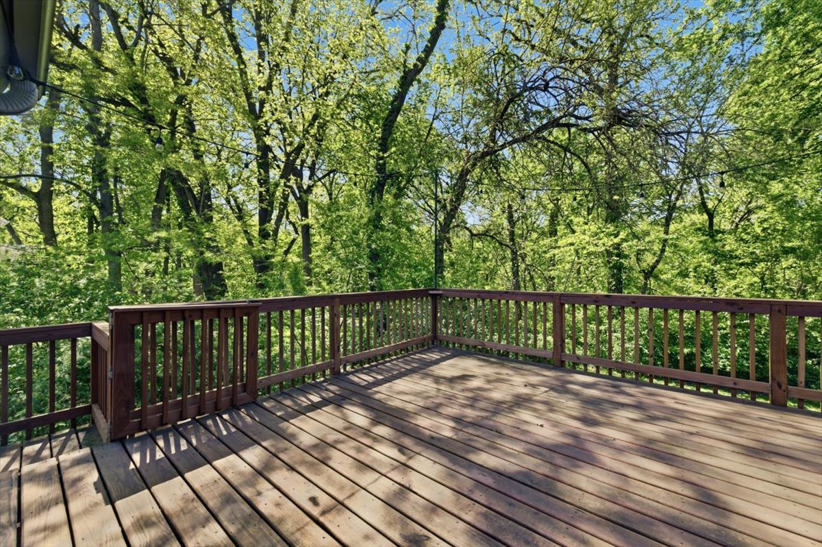71 Oak Creek Drive, Yorkville, IL 60560