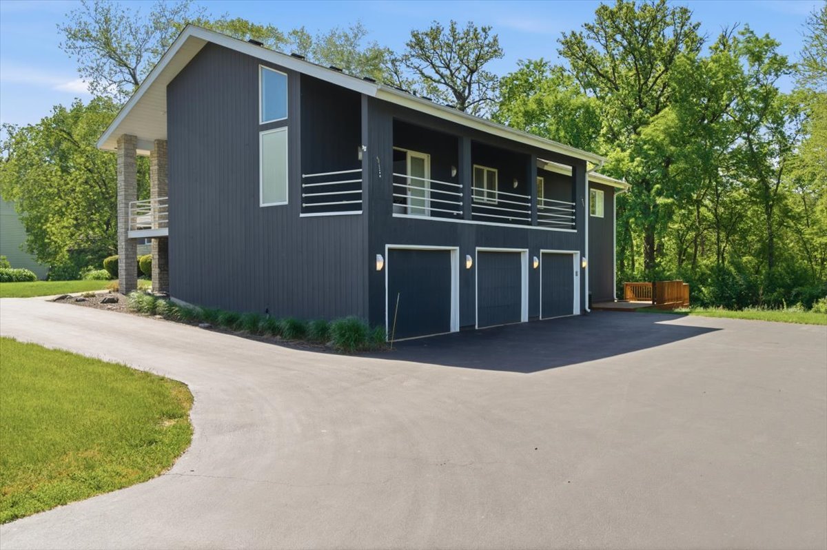 71 Oak Creek Drive, Yorkville, IL 60560