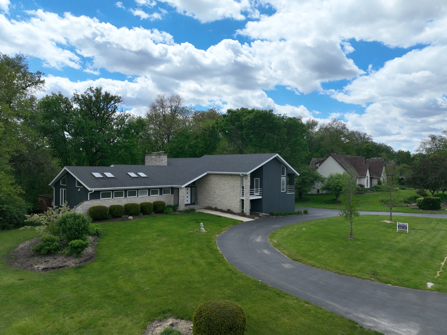71 Oak Creek Drive, Yorkville, IL 60560
