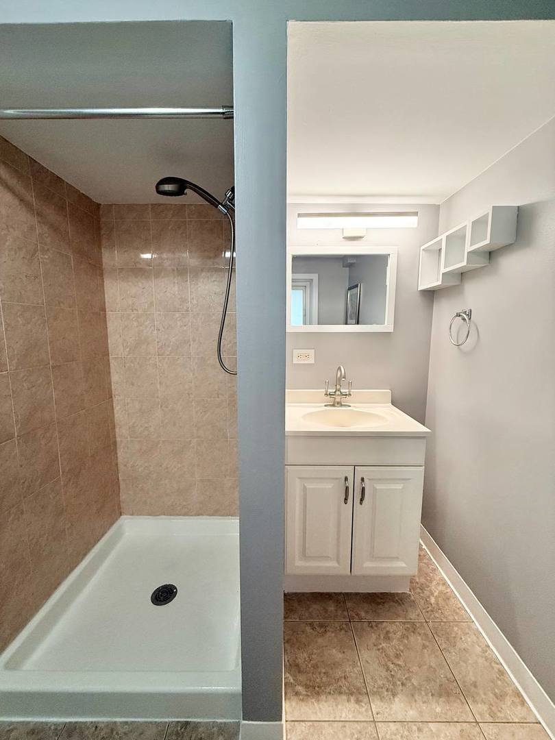 3 Catalpa Court, Woodridge, IL 60517