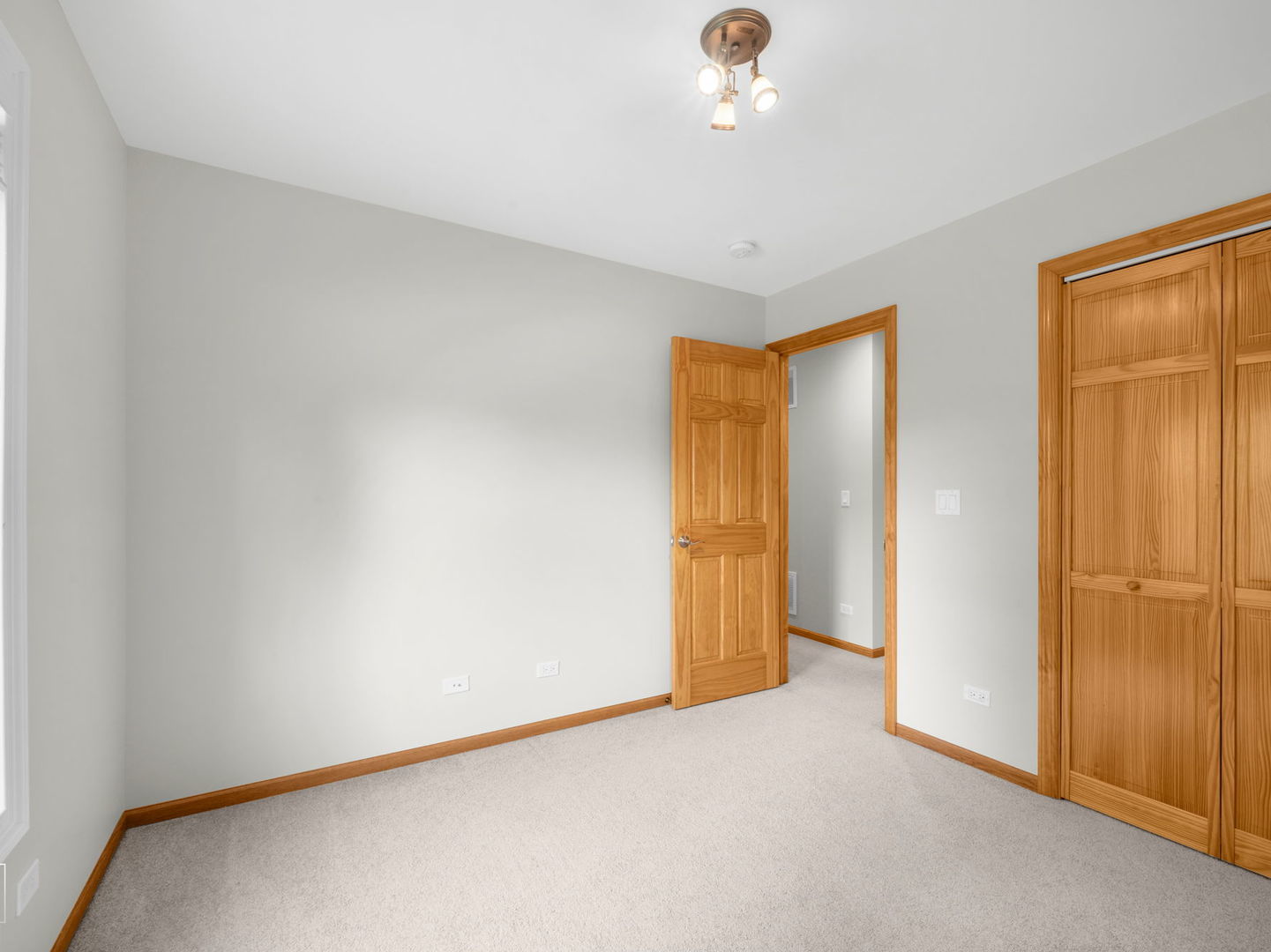 1390 River Oak Drive, Naperville, IL 60565