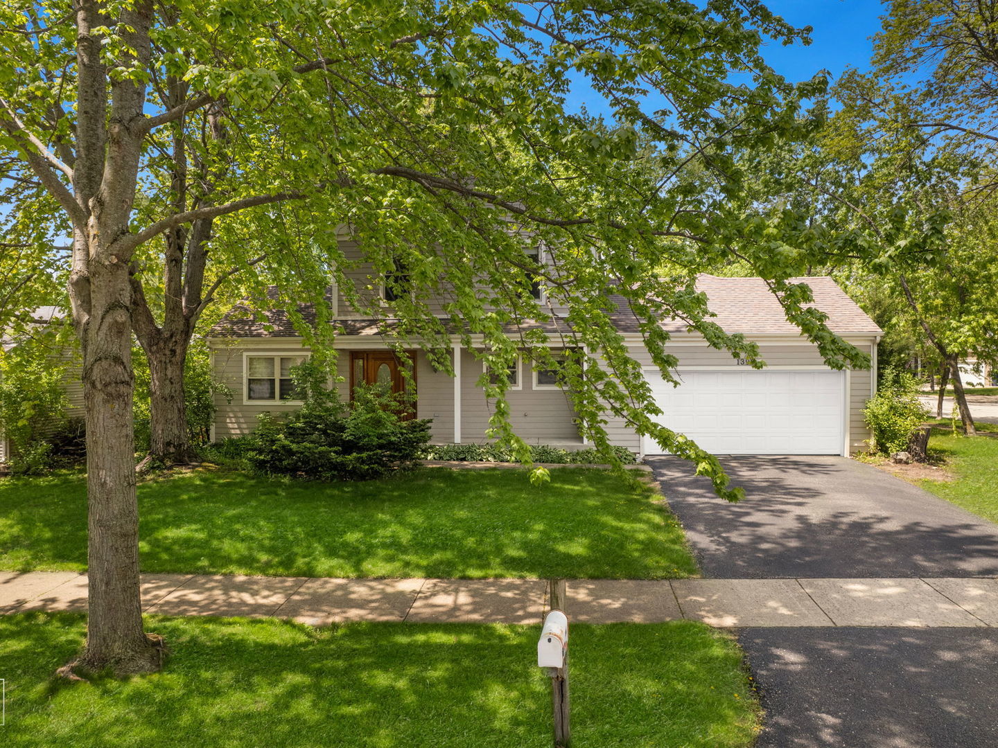 1390 River Oak Drive, Naperville, IL 60565