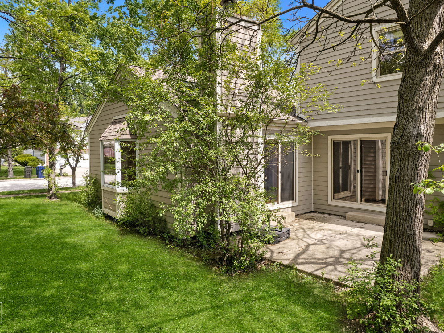 1390 River Oak Drive, Naperville, IL 60565