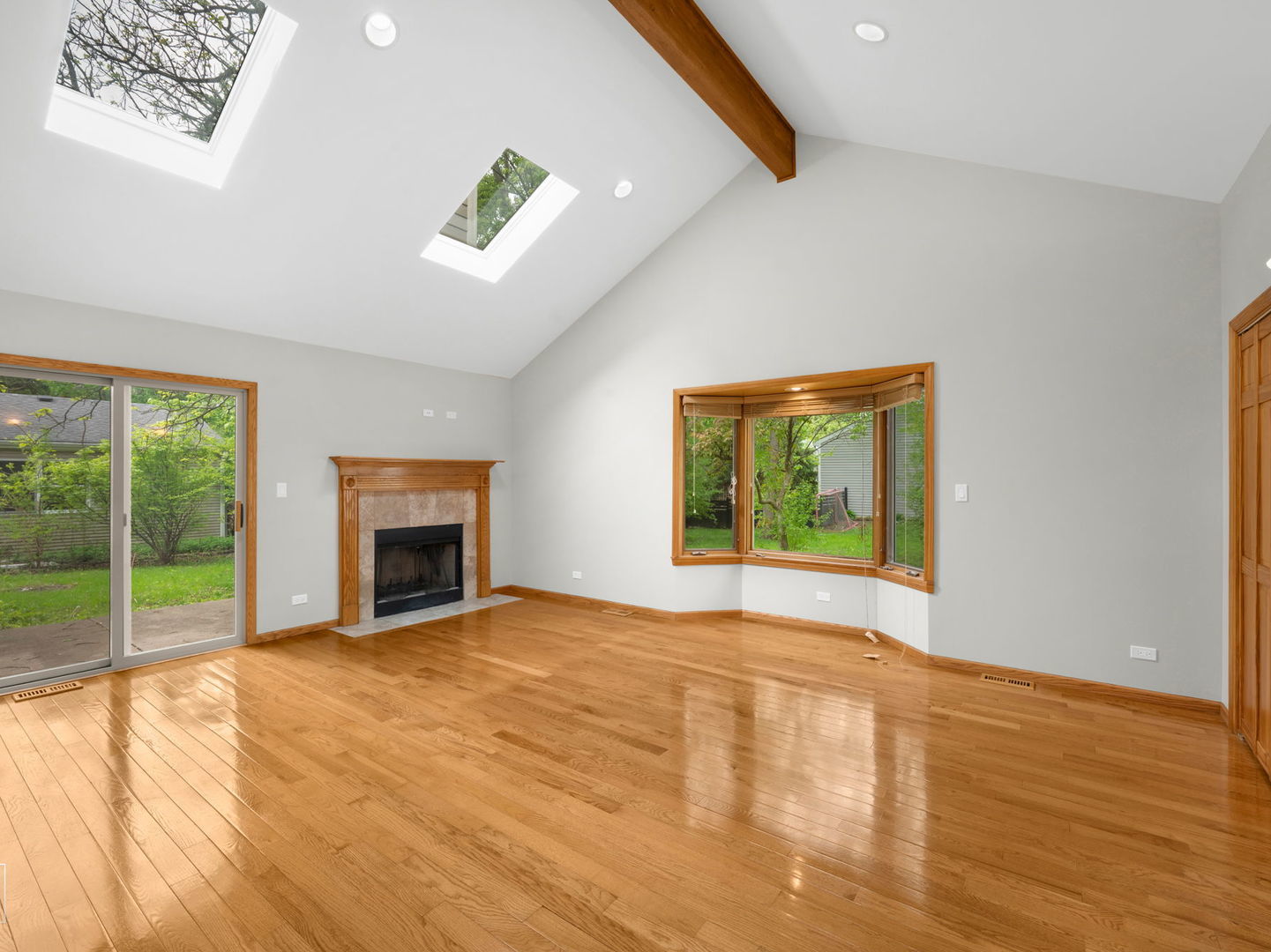 1390 River Oak Drive, Naperville, IL 60565