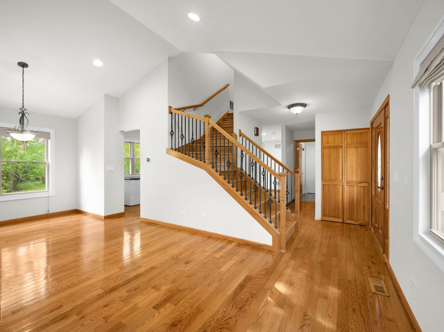 1390 River Oak Drive, Naperville, IL 60565