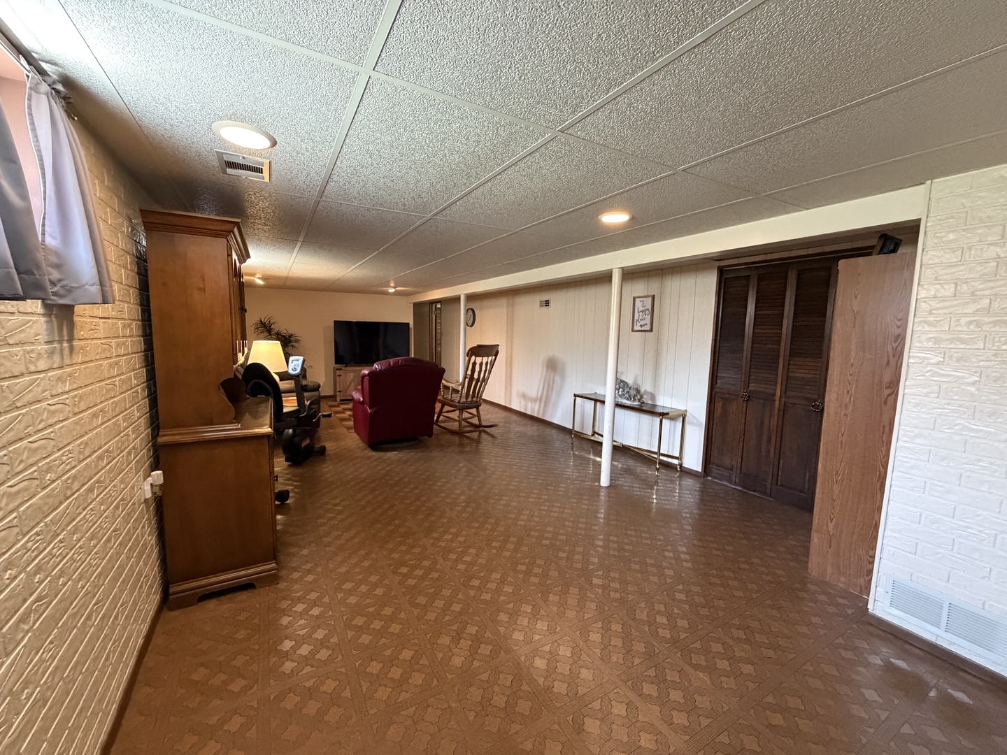 8759 Natoma Avenue, Oak Lawn, IL 60453