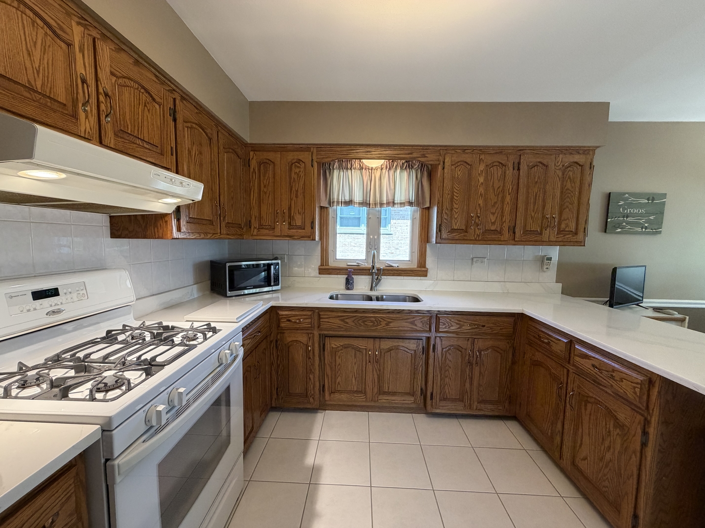 8759 Natoma Avenue, Oak Lawn, IL 60453