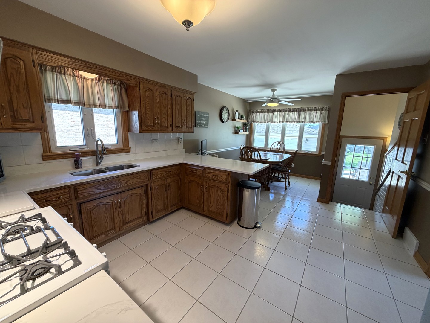 8759 Natoma Avenue, Oak Lawn, IL 60453